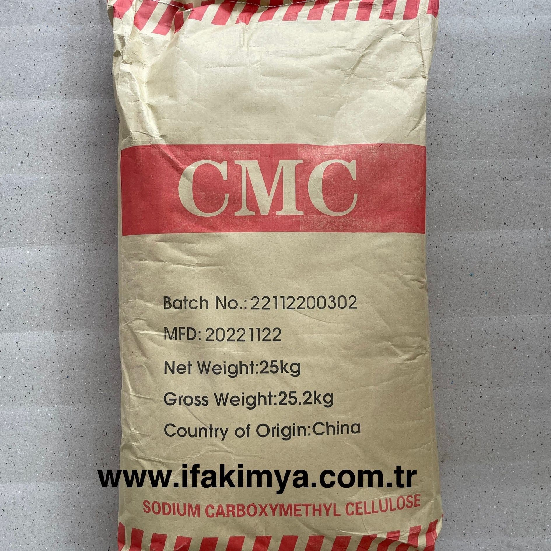 Sodyum karboksimetil selüloz, beyaz toz formda, gıda, kozmetik ve endüstriyel ürünlerde kıvam artırıcı ve su tutucu olarak kullanılan suda çözünebilen bir selüloz türevidir.