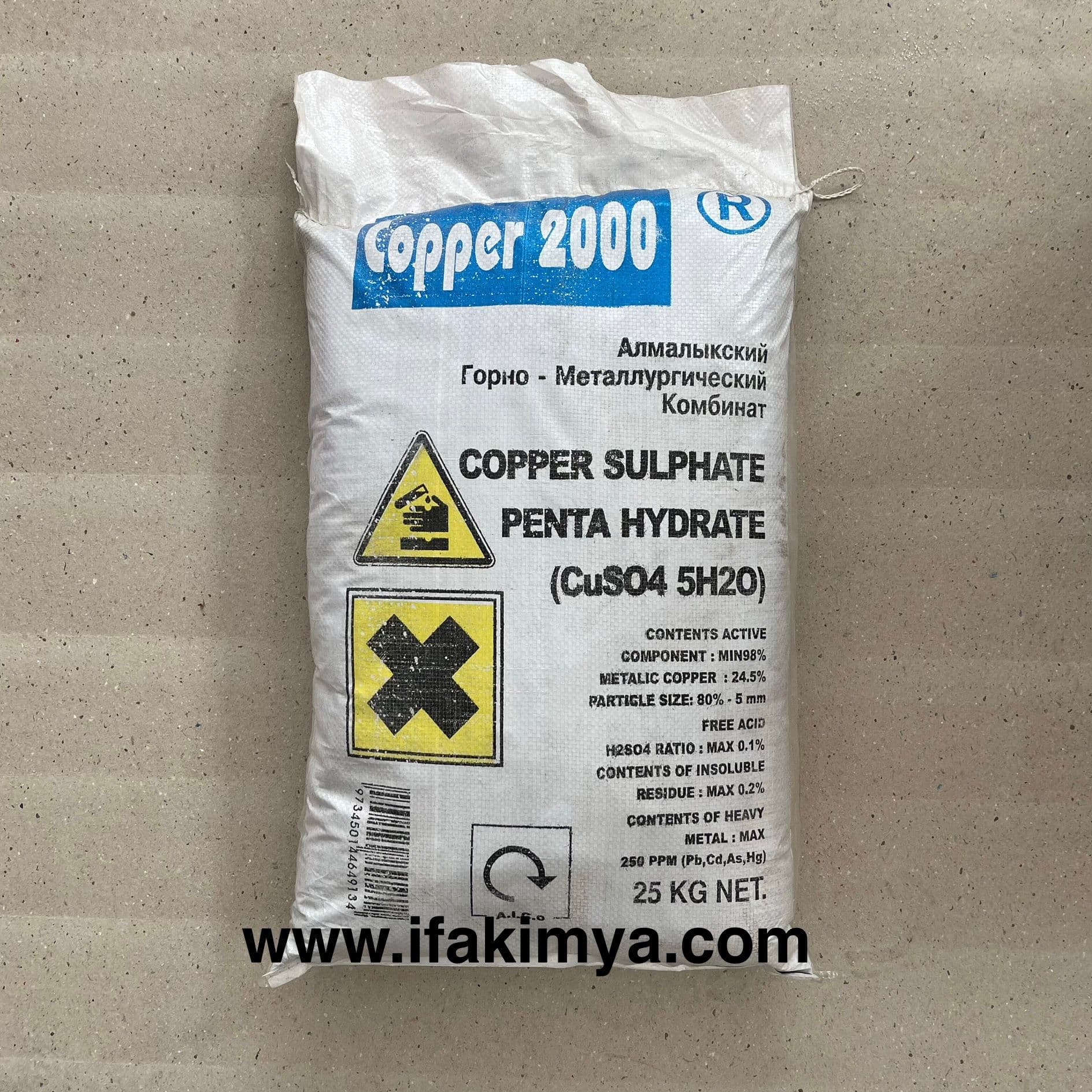 Bakır sülfat, mavi kristal yapıda, tarım, sanayi ve su arıtma alanlarında kullanılan inorganik bir bakır bileşiğidir.