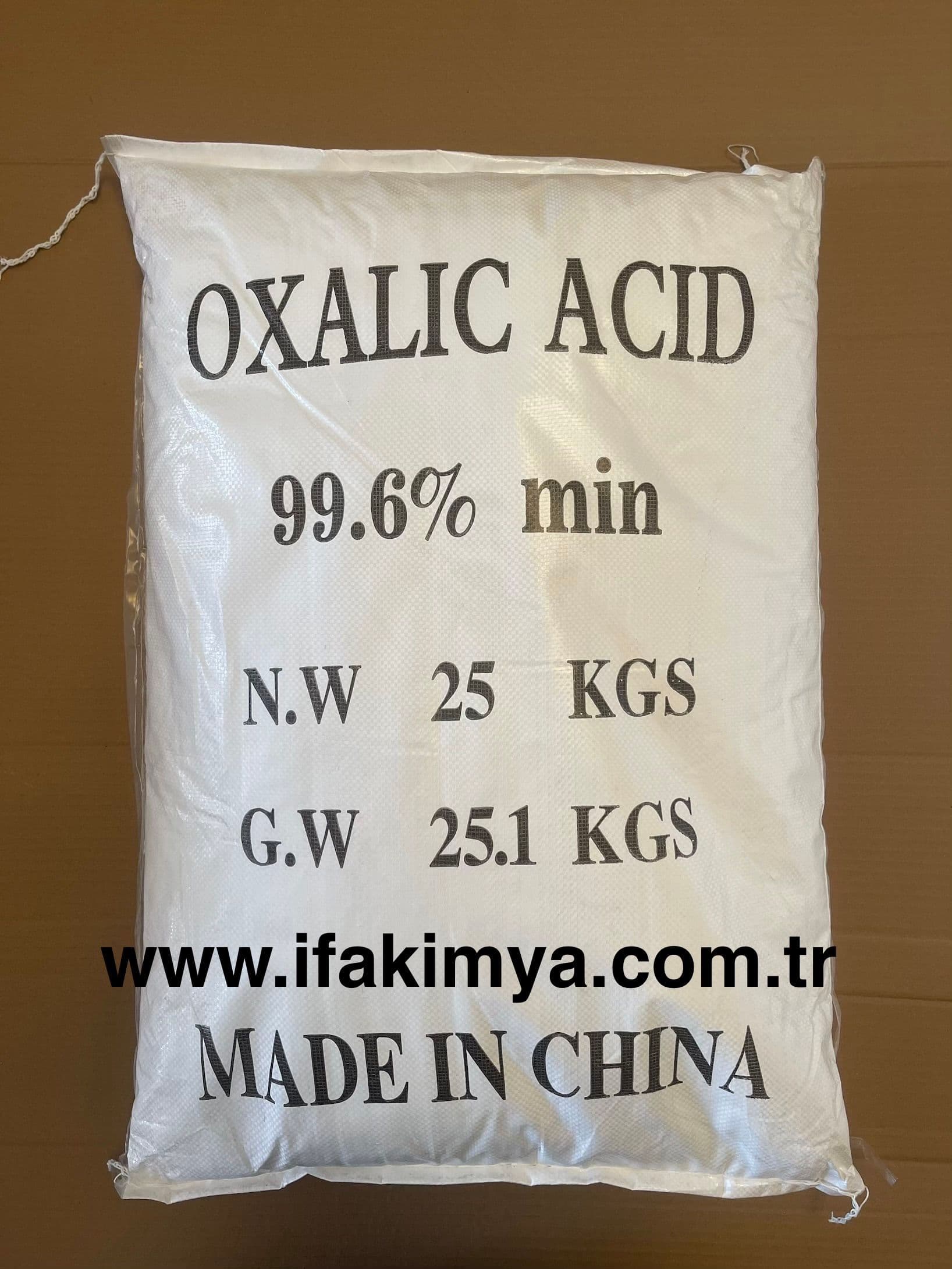 Beyaz kristal toz formda oksalik asit kimyasalı